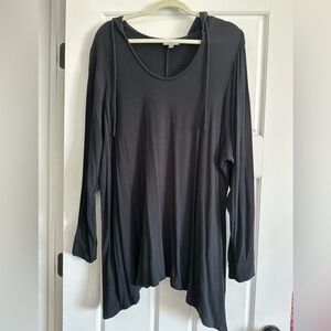 Women’s plus size 26W/28W Avenue Relaxed Tunic Top with Long Sleeves.